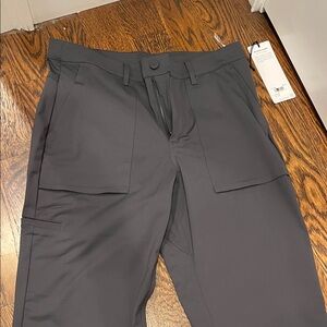 ALO Yoga Men's Charcoal Cargo Pants